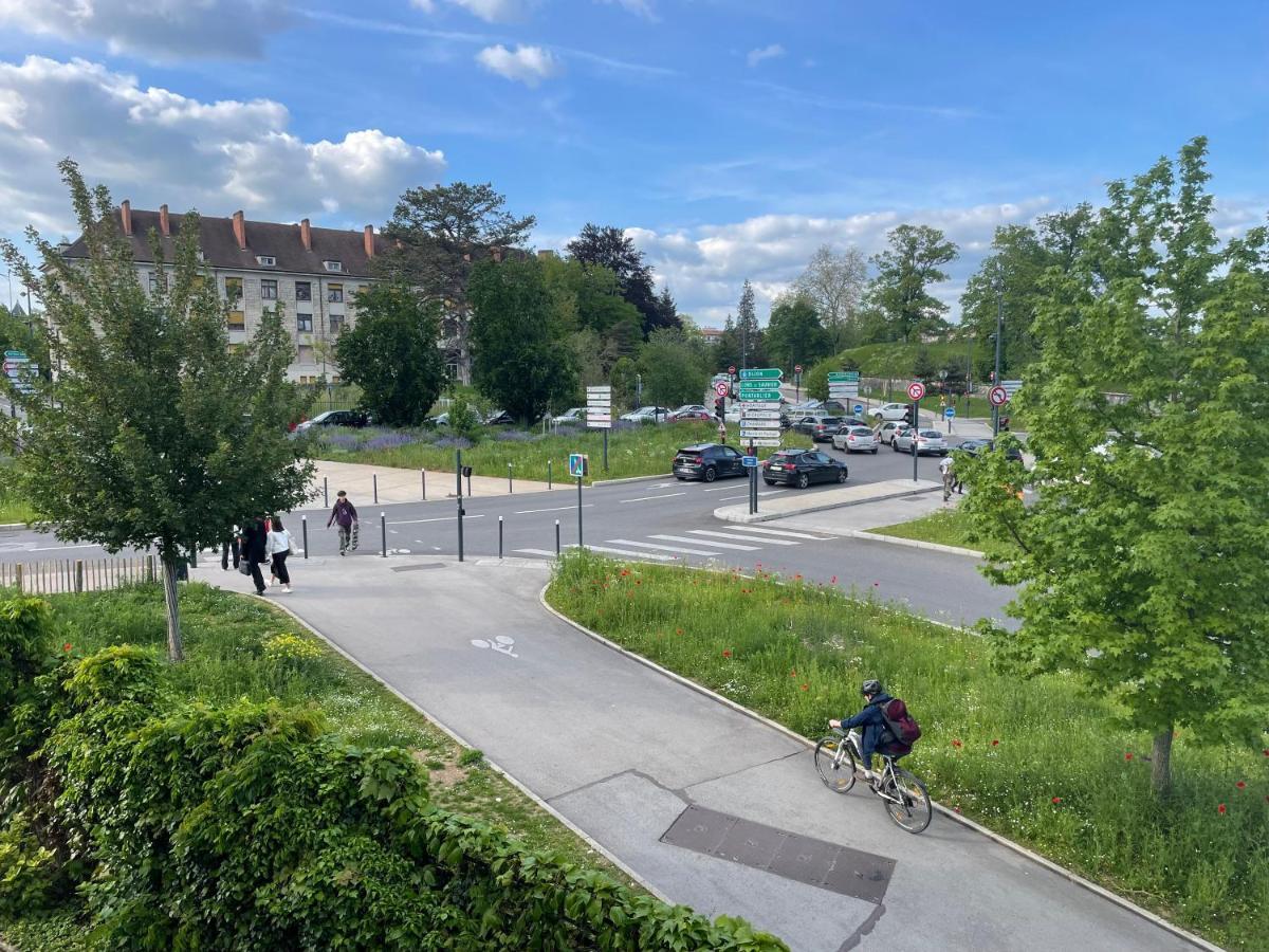 Apartmán Situe A 5 Minutes De La Gare Besançon Exteriér fotografie